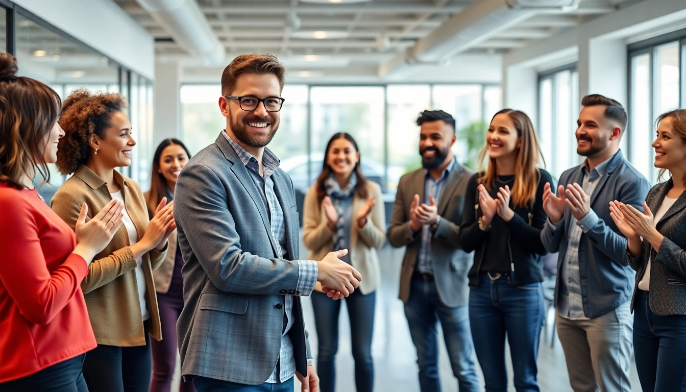 새로운 직원이 현대적인 사무실에서 동료들의 따뜻한 환영을 받으며 악수하는 모습